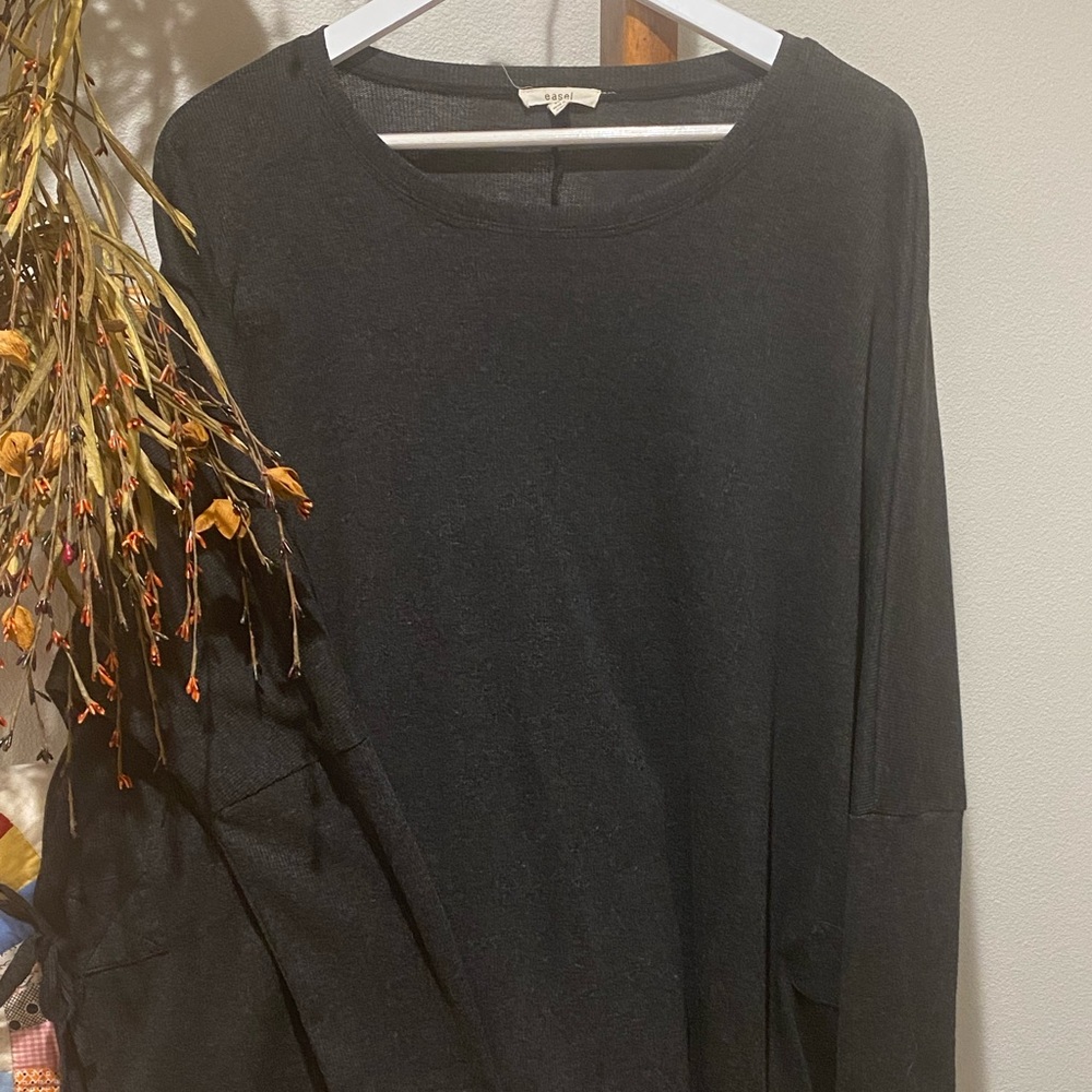 Easel Black/gray side tie long sleeve top